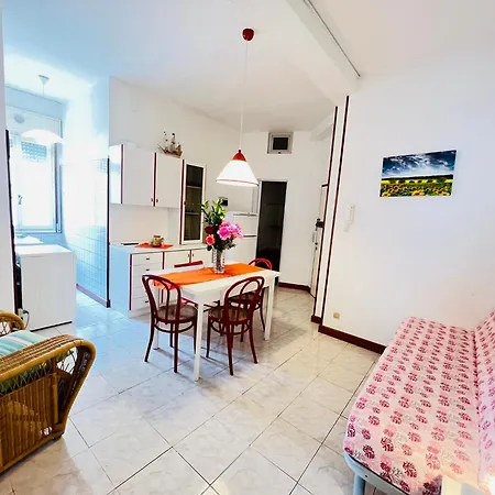 Ovest Apartman *